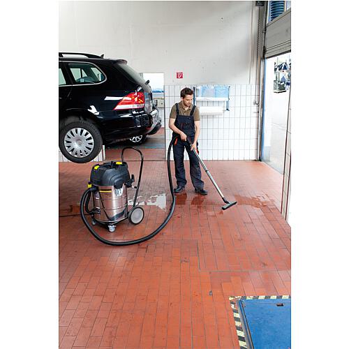 Wet and dry vacuum cleaner NT 75/2 Ap Me Tc with 75 l stainless steel container Anwendung 1