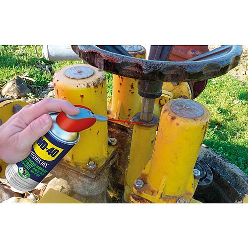 PTFE lubrication spray WD-40 Anwendung 1