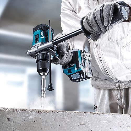 Cordless impact drill Makita 40 V HP001G Anwendung 1