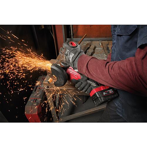 Cordless angle grinder M18FSAG125X-0X, 18 V Anwendung 2