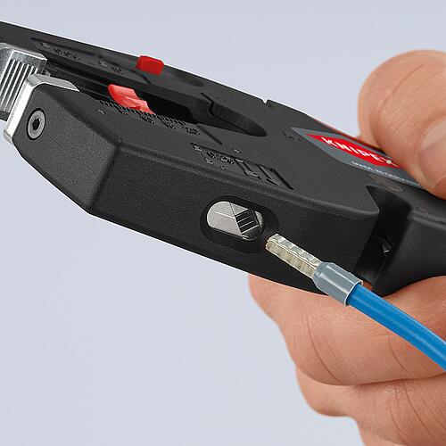 KNIPEX® NexStrip® multi-tool for electricians for wires from 0.03 to 10mm² Anwendung 7