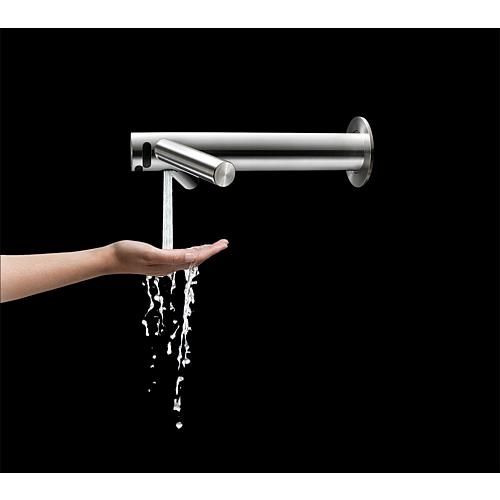 Dyson Airblade™ Wash+Dry hand dryer WD 04 – short fitting neck Anwendung 2