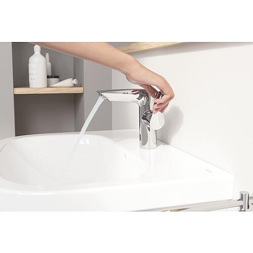 Grohe Eurosmart M-Size sensor washbasin mixer, 2-in-1 hybrid Anwendung 3