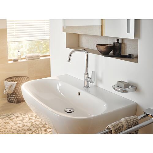 Kludi Pure & Solid washbasin mixer, side operation, swivel-mounted Anwendung 1