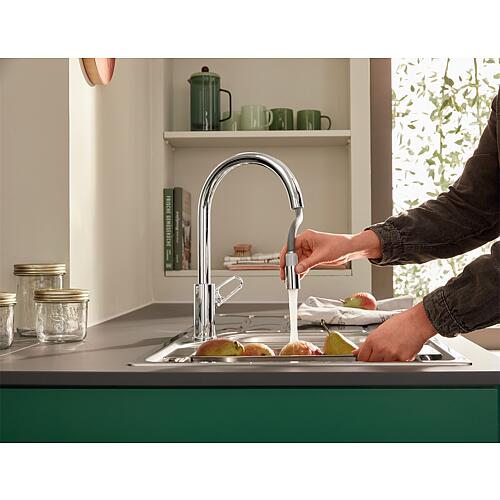 Sink mixer Grohe BauFlow with pull-out spout, side actuation, swivel outlets - GROHE projection 215 mm chrome Anwendung 3