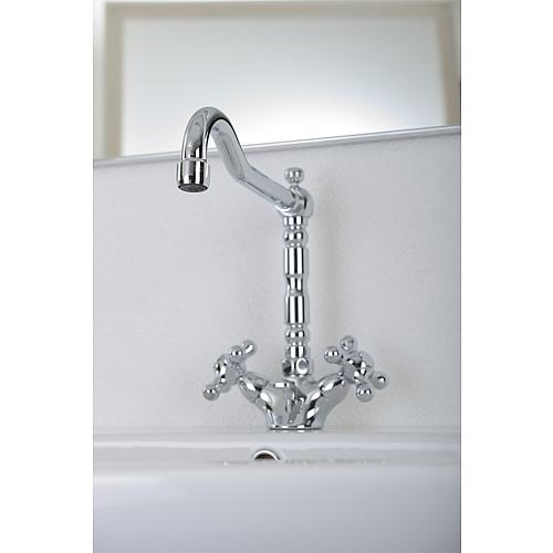 Retro washbasin mixer tap, angular, swivel-mounted Anwendung 1